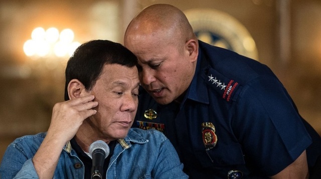 Focuri de armă în Senatul filipinez, în care s-a refugiat de trei zile ”arhitectul” războiului împotriva drogurilor al lui Rodrigo Duterte, pe care Guvernul vrea să-l aresteze şi predea Curţii Penale Internaţionale, care-l caută cu privire la crime împotr