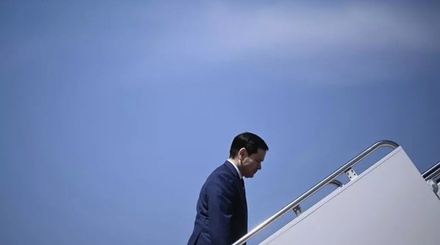 Marco Rubio, sancţionat de Beijing prin interzicerea intrării în China, scapă de sancţiuni cu ajutorul unui nou nume chinez şi-l îl însoţeşte pe Trump