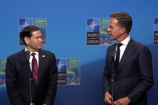 Marco Rubio nu a oferit detalii despre desfăşurarea trupelor americane în Polonia, dar a confirmat reducerea efectivelor americane în Europa. „NATO trebuie să fie valoroasă pentru SUA”, subliniază secretarul american de stat