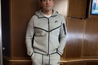 În drum spre China, Marco Rubio a fost fotografiat purtând acelaşi fel de trening ca Nicolas Maduro în momentul capturării sale. Care ar putea fi semnificaţia gestului