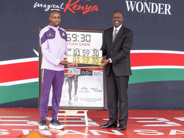 Sabastian Sawe, primul atlet care a terminat un maraton sub pragul legendar de două ore, primit ca un erou la Nairobi – VIDEO