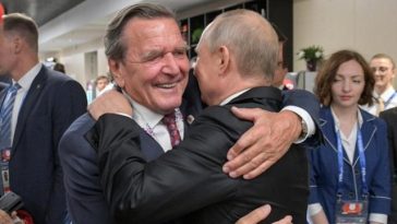 Kaja Kallas, sceptică faţă de propunerea lui Putin de a-l numi pe Schröder mediator cu UE în Războiul din Ucraina. ”Gerhard Schröder a fost un lobbyist al întreprinderilor publice ruse, aşa că vedem clar de ce Putin îl vrea”
