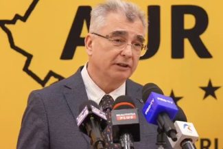 Peiu (AUR): Unele glume se scriu singure, mai ales atunci când guvernul vrea să îşi cosmetizeze cele mai penibile acţiuni. Premierul Bolojan se întâlneşte cu cei mai mari importatori din România pentru a vorbi despre „promovarea producătorilor români”