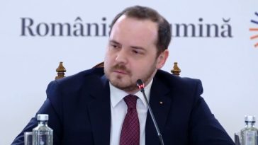 Alexandru Rogobete: Astăzi, la Guvern, se semnează contractul de execuţie a Spitalului Regional de Urgenţă de la Cluj. Putem spune că toate cele trei spitale regionale din România sunt în construcţie, termenul lor de execuţie fiind de 40 de luni