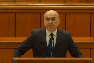 MOŢIUNE DE CENZURĂ – Premierul Ilie Bolojan: Am generat supărarea baronilor locali, care nu au mai putut folosi puşculiţa statului