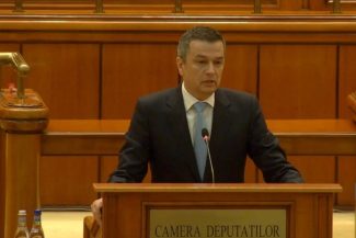 MOŢIUNE DE CENZURĂ – Grindeanu: Vreţi să vorbim despre banii primiţi de Bihor şi Oradea în ultimii ani? Vreţi să vorbim de aeroportul din Oradea, dacă se susţine economic acest aeroport?