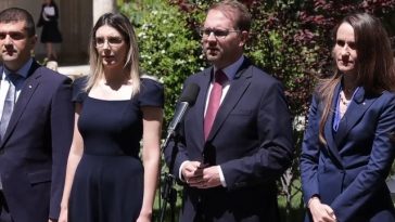 Consultări la Cotroceni – Dominic Fritz (USR): Dacă PSD găseşte o majoritate, noi vom intra în Opoziţie. Nu vom putea susţine un guvern tehnocrat, care este un paravan pentru ca PSD să controleze în continuare pârghiile de putere – VIDEO