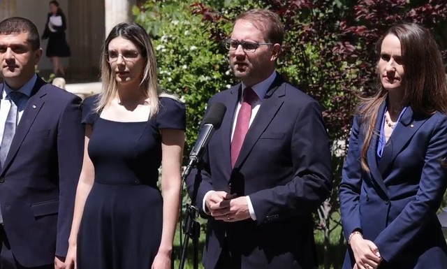 Consultări la Cotroceni – Dominic Fritz (USR): Dacă PSD găseşte o majoritate, noi vom intra în Opoziţie. Nu vom putea susţine un guvern tehnocrat, care este un paravan pentru ca PSD să controleze în continuare pârghiile de putere – VIDEO