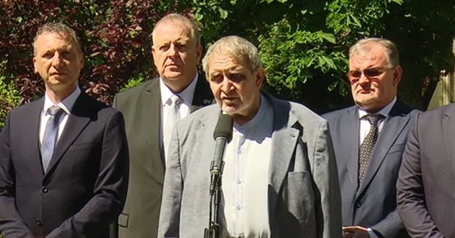 Consultări la Cotroceni – Varujan Pambuccian: Am spus că nu e bine să ne grăbim şi nu e bine să legăm discuţiile de persoane. Să pornim o reconstrucţie a coaliţiei, pe care noi o vedem obligatoriu în jurul nucleului PNL-PSD