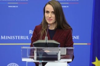 Ministrul interimar de Externe, Oana Ţoiu: Programul Visa Waiver este parte din subiectele reconsiderate de administraţia Trump şi are nevoie şi de un acord politic, în viitor. Discuţiile nu s-au oprit niciodată