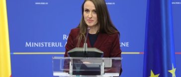 Ministrul interimar de Externe, Oana Ţoiu: Programul Visa Waiver este parte din subiectele reconsiderate de administraţia Trump şi are nevoie şi de un acord politic, în viitor. Discuţiile nu s-au oprit niciodată