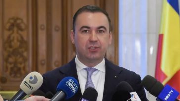 Bogdan Ivan, despre blocarea vânzării de acţiuni la companiile strategice: Vorbim de companii care sunt profitabile, supuse unei presiuni din partea Guvernului, ca pachete importante de acţiuni să fie vândute prin negociere directă, fără transparenţă