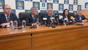 Bolojan, despre scenarii post-moţiune: Dacă moţiunea trece, guvernul rămâne în funcţie interimar, până la validarea unui nou Guvern. Dacă nu trece, guvernul va funcţiona în condiţii normale. Vor fi consultări parlamentare