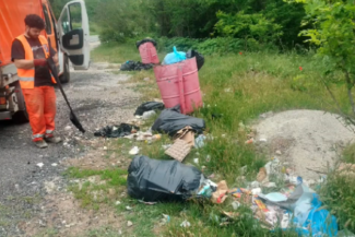 CNAIR: Munţi de gunoaie, saci menajeri abandonaţi şi parcări transformate în depozite improvizate de deşeuri, pe Clisura Dunării, una dintre cele mai circulate şi apreciate rute turistice din România/ Apelul reprezentanţilor instituţiei – VIDEO