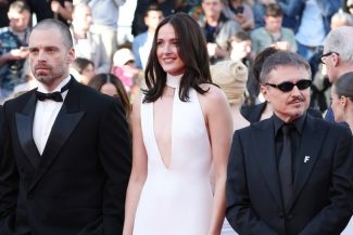 Sebastian Stan, despre „Fjord”: „Sper ca oamenii să vadă filmul şi să facă o paralelă clară cu ceea ce se întâmplă în SUA unde familiile sunt despărţite de instituţii finanţate de guvern din banii contribuabililor”