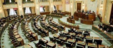Funcţionari publici din Senat dezaprobă viitoarea lege a salarizării: Nu respectă principiile echităţii, ierarhizării corecte şi recunoaşterii responsabilităţii reale a muncii/ Ce solicită sindicaliştii
