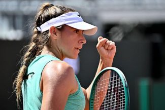 Solana Sierra a eliminat-o pe Paolini şi o va înfrunta pe Sorana Cîrstea în turul trei la Roland Garros
