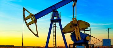 SUA au lăsat să expire derogarea care permitea achiziţiile de petrol rusesc transportat pe mare