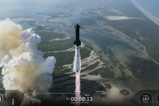 Versiunea modernizată Starship V3 a SpaceX a finalizat cu succes primul zbor de testare