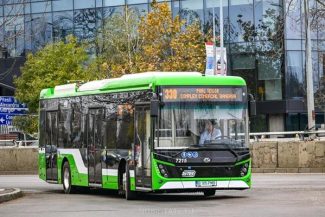 Douăzeci de angajaţi ai Societăţii de Transport Bucureşti (STB), plasaţi sub control, judiciar în dosarul care vizează furturile de combustibil. Ei nu au voie să îşi exercite meseria pe perioada măsurii preventive