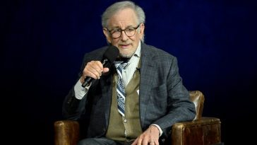 Steven Spielberg spune că inteligenţa artificială ar trebui să servească drept instrument şi nu să înlocuiască creativitatea umană