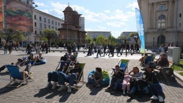 Piaţa Revoluţiei devine spaţiu al dialogului şi comunităţii în al patrulea weekend „Străzi deschise – Bucureşti”
