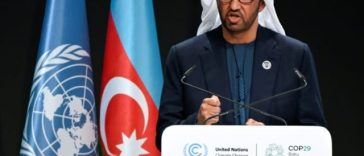 Retragerea Emiratelor Arabe Unite din OPEP ”nu este îndreptată împotriva cuiva”, dă asigurări şeful diplomaţiei Sultan al-Jaber, patronul companiei petroliere naţionale ADNOC, care vrea să producă din 2027 5 mil. barili pe zi, mult peste cota OPEP de 3,5