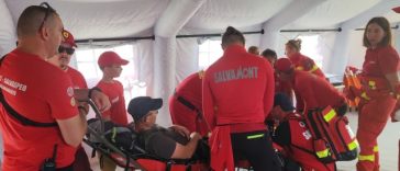 ISU Harghita: 19 participanţi la pelerinajul catolic de Rusalii, dintre care patru minori, au avut nevoie de îngrijiri medicale/ Sute de mii de credincioşi la Şumuleu Ciuc, între care şi preşedintele Ungariei, Sulyok Tamás – FOTO