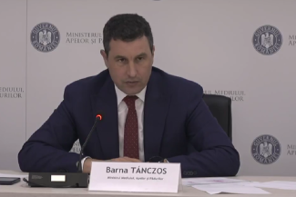 Tanczos Barna: Nu-l invidiez astăzi pe domnul Nazare, că dânsul este prima linie care trebuie să ţină piept tuturor atacurilor, întrebărilor şi dilemelor care vin în primul şi în primul rând din partea agenţiilor de rating