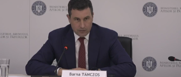 Tanczos Barna: Nu-l invidiez astăzi pe domnul Nazare, că dânsul este prima linie care trebuie să ţină piept tuturor atacurilor, întrebărilor şi dilemelor care vin în primul şi în primul rând din partea agenţiilor de rating