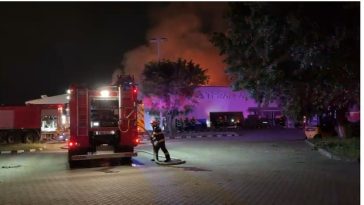 Incendiu la depozitul TeraPlast din Chiajna – Valoarea pagubelor, estimată la 150.000 de euro / Anunţul companiei