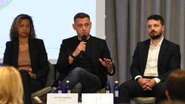 Clienţii amână să cumpere case. Victor Terheş, CCO Bellemonde: Incertitudinea politică îi face să aştepte o corecţie sau chiar să îşi mute capitalul în afara ţării