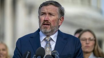 Kentucky votează în alegeri primare foarte urmărite Trump vs. Massie
