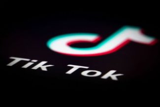 Uniunea Europeană pregăteşte măsuri împotriva TikTok şi Instagram, pentru ”designul care creează dependenţă” la copii