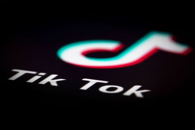 Uniunea Europeană pregăteşte măsuri împotriva TikTok şi Instagram, pentru ”designul care creează dependenţă” la copii