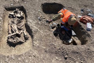Scheletul unui războinic îngropat alături de calul său, piese din aur, argint şi bronz, descoperite pe traseul Centurii Vest Timişoara – FOTO