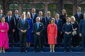Oana Ţoiu, de la reuniunea miniştrilor de Externe NATO, din Suedia: Când conteşti finanţarea apărării României, într-un moment în care Rusia poartă un război la graniţa noastră, faci un joc periculos. Aliaţii noştri văd asta, şi românii, la fel