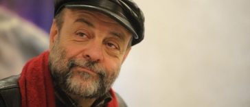 Regizorul Gábor Tompa, despre spectacolul său „Hamlet”, optimist: „Teatrul poate reconcilia dacă nu cedează unor cerinţe superficiale şi de distracţie ieftină”