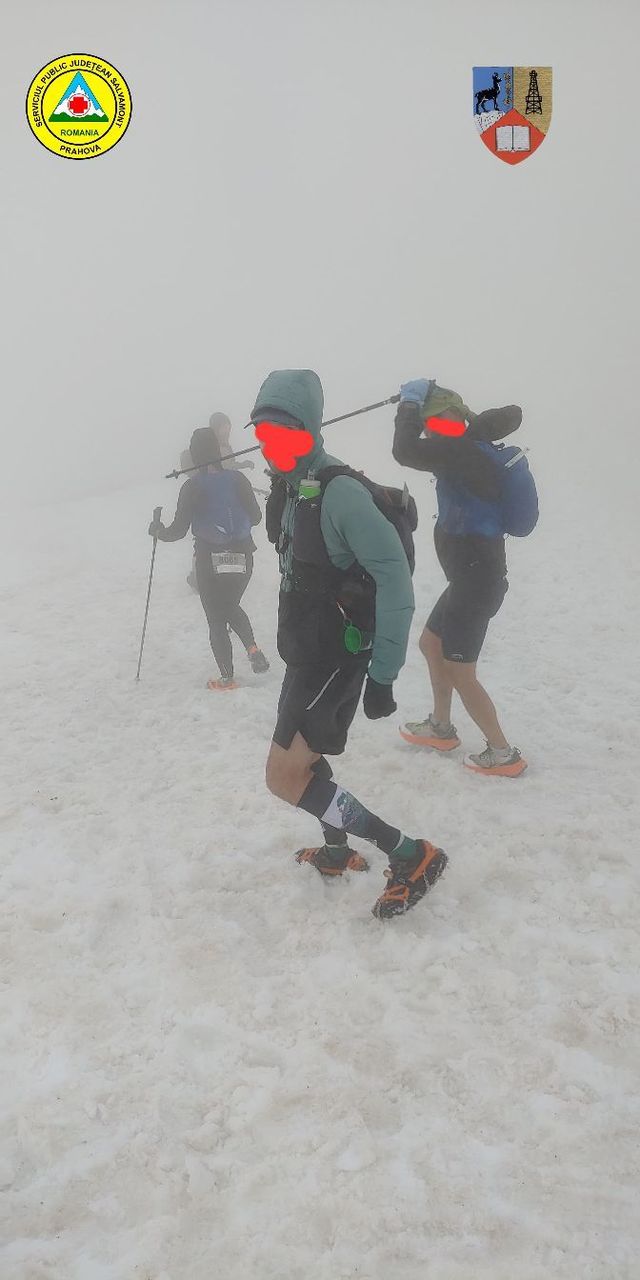 Salvamont Braşov – 11 incidente din cauza condiţiilor meteorologice nefavorabile, în timpul competiţiei de alergarea montană Transilvania 100. Trei sunt încă în desfăşurare / Salvamont Prahova, în alertă