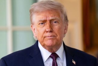 Trump nu poate „intra triumfător la Beijing”, spune un consilier al liderului suprem al Iranului