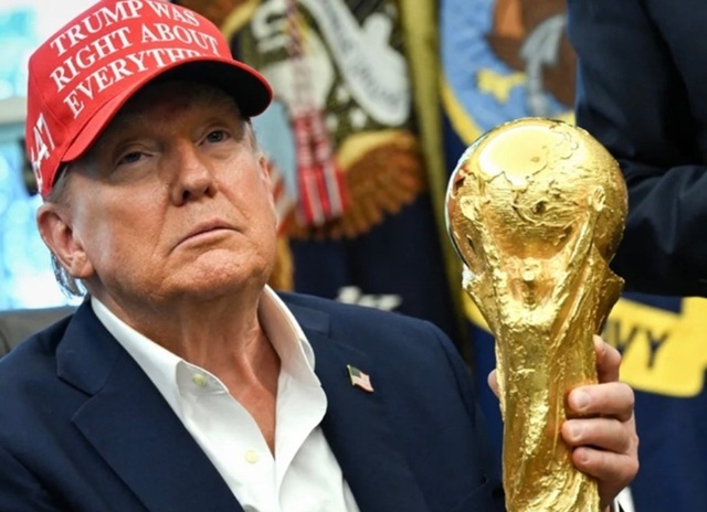 ”Nu voi plăti atâta, ca să fiu cinstit”, declară Trump despre preţul biletelor la Mondialul 2026, pe care-l consideră exorbitant. Cel mai ieftin loc este afişat la 1.940 de dolari (1.650 euro) pe site-ul de vânzări al FIFA şi la 1.150 de dolari (980 euro)