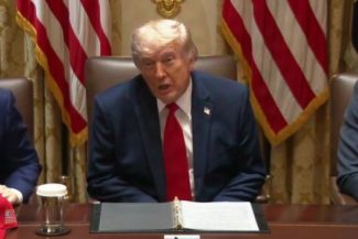 AFP: Donald Trump ameninţă că va „spulbera” Omanul, într-un moment de aparentă confuzie. El a confundat Iranul cu Venezuela