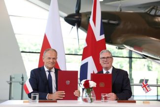 Marea Britanie şi Polonia semnează un tratat de apărare care se va concentra pe apărarea împotriva Rusiei