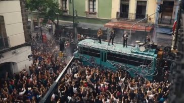 U2 a filmat pe străzile din Ciudad de Mexico videoclipul single-ului lor „Street of Dreams”/ VIDEO