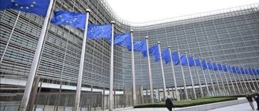 UE eşuează să adopte o reformă a politicii migraţiei menită să înfiinţeze centre de expulzare a migranţilor în afara Uniunii. Statele membre şi Parlamentul European amână la 1 iunie negocierea ultimului punct de blocaj, data intrării în vigoare a legii