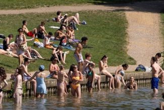 Nouă morţi prin înec în Regatul Unit, de la începutul caniculei. Cea mai caldă zi de mai înregistrată vreodată, marţi, de 35,1°C, la Londra. Îndemnuri la prudenţă