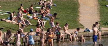 Nouă morţi prin înec în Regatul Unit, de la începutul caniculei. Cea mai caldă zi de mai înregistrată vreodată, marţi, de 35,1°C, la Londra. Îndemnuri la prudenţă