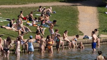 Nouă morţi prin înec în Regatul Unit, de la începutul caniculei. Cea mai caldă zi de mai înregistrată vreodată, marţi, de 35,1°C, la Londra. Îndemnuri la prudenţă