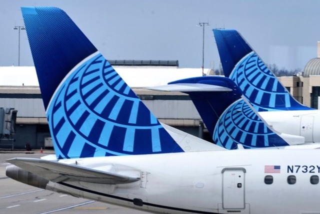 Un pilot al companiei aeriene americane United Airlines anunţă controlori aerieni că crede a lovit o dronă ”roşie”, ”strălucitotoare” deasupra oraşului San Diego. Mentenanţa nu a constatat nicio pagubă, după o aterizare în siguranţă, anunţă compania