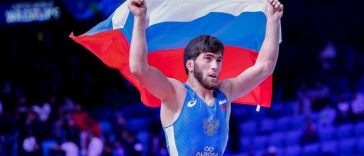 Luptătorii ruşi şi belaruşi pot concura sub steagurile lor naţionale, anunţă United World Wrestling